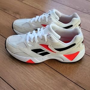 Womens / Ladies Reebok Tennis Shoes Sneakers Sz. 7